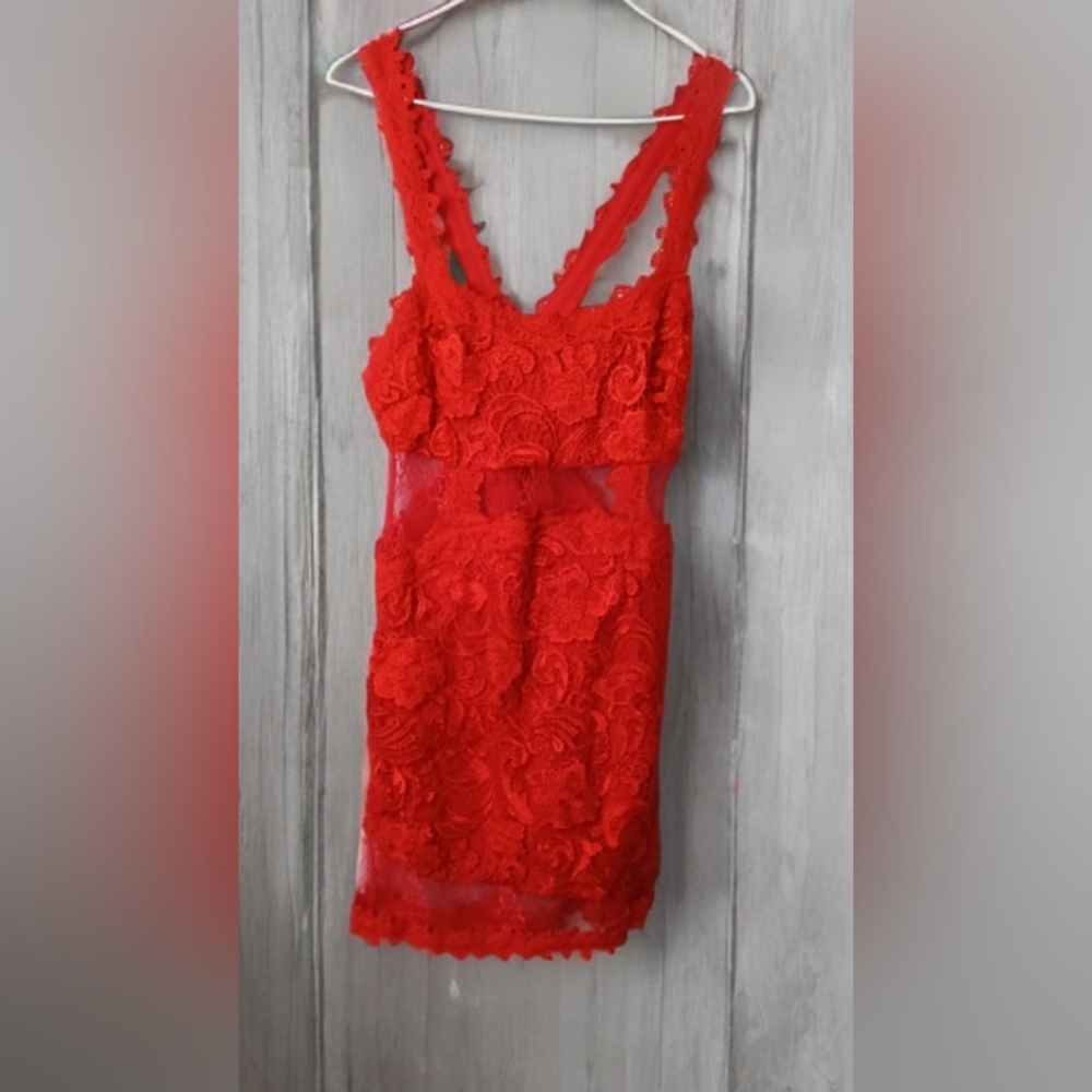 VENUS Scarlet Lace Dress Size 10